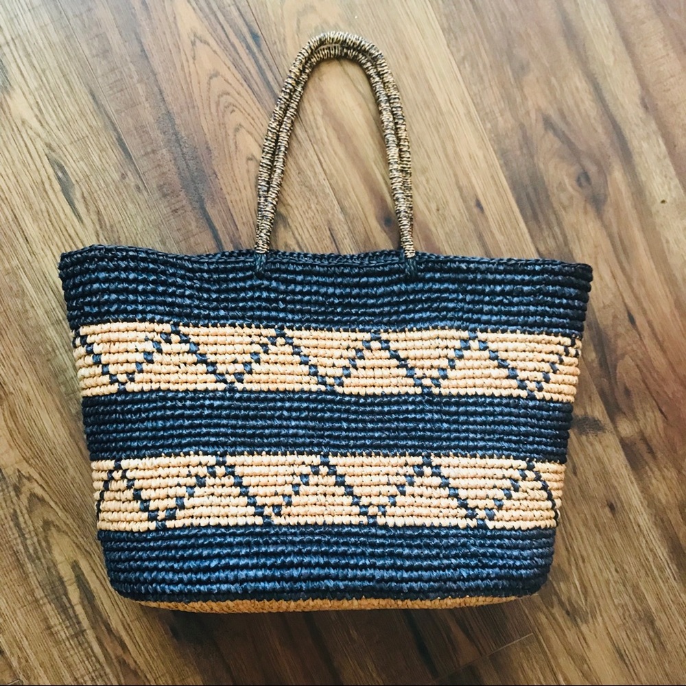 Nina Kuru designer woven handbag